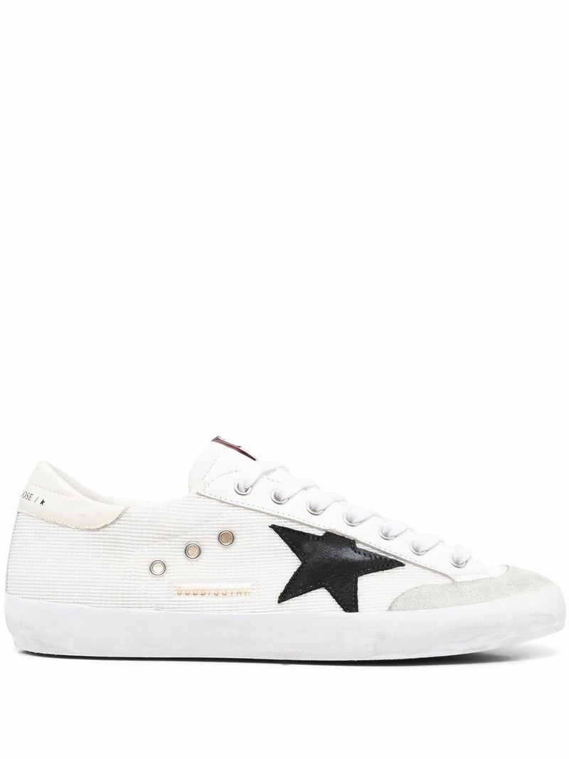 Star-patch Sneakers In Weiss